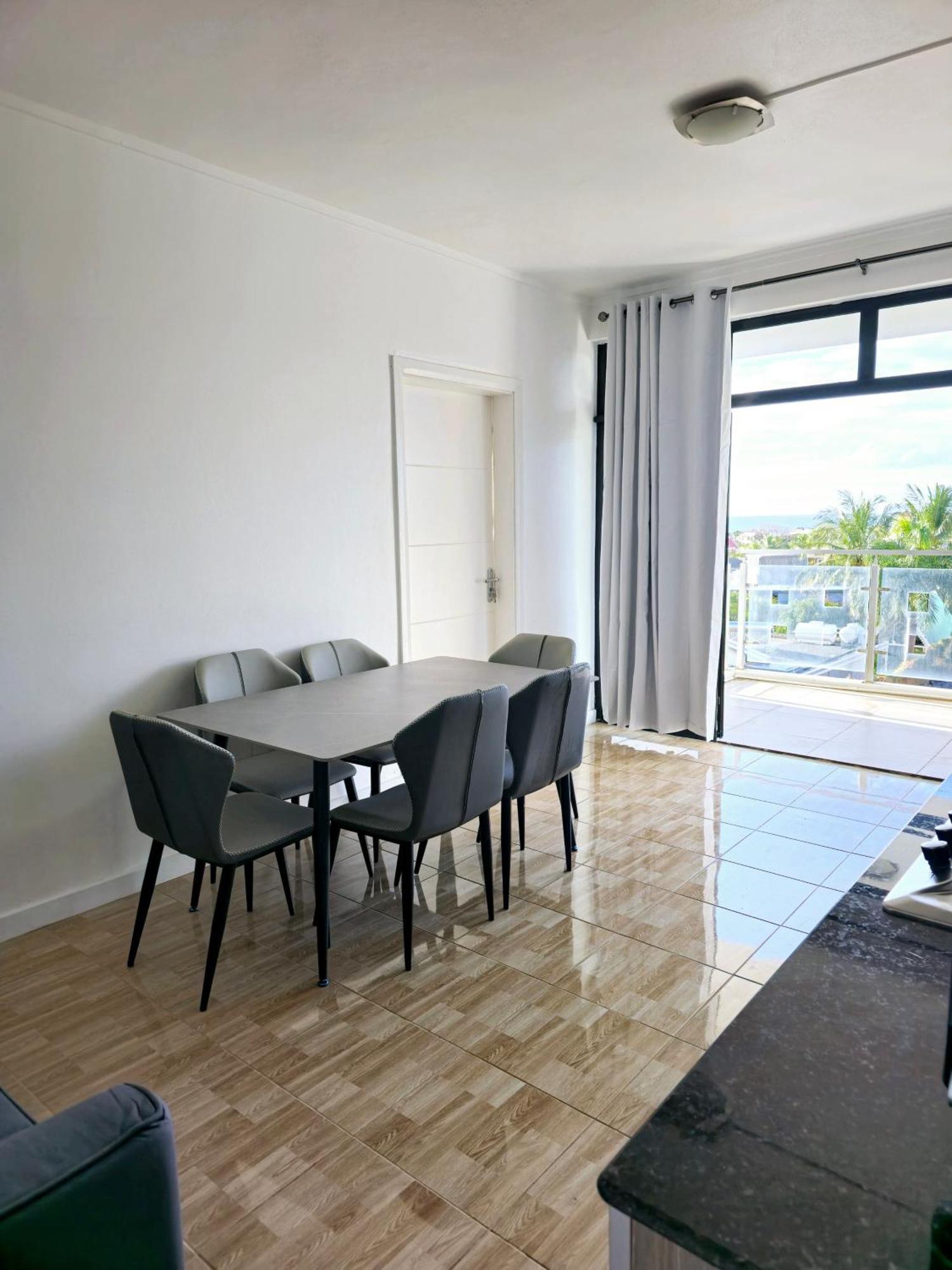 Luxury Penthouse With Infinity Pool & Stunning Sea View Apartment Flic en Flac Ngoại thất bức ảnh